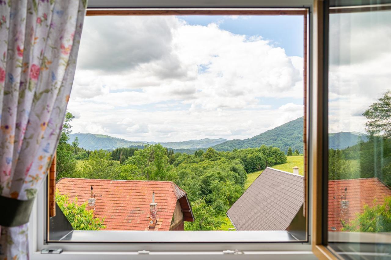 Apartmany Pod Rozsutcom - Zatkov Dvor - Prijazd Do Ubytovania Autom S Pohonom 4X4 Terchová Buitenkant foto