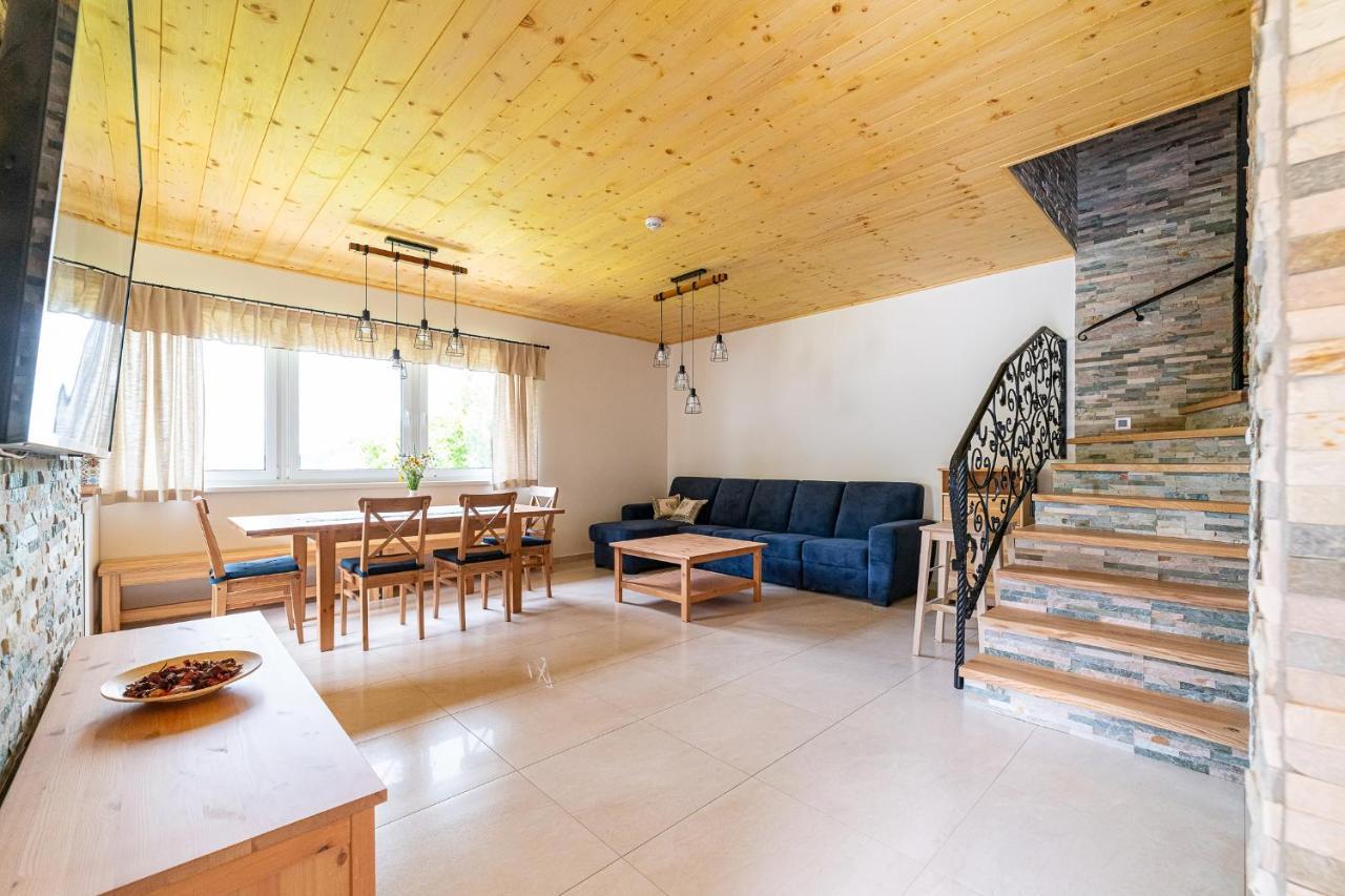 Apartmany Pod Rozsutcom - Zatkov Dvor - Prijazd Do Ubytovania Autom S Pohonom 4X4 Terchová Buitenkant foto