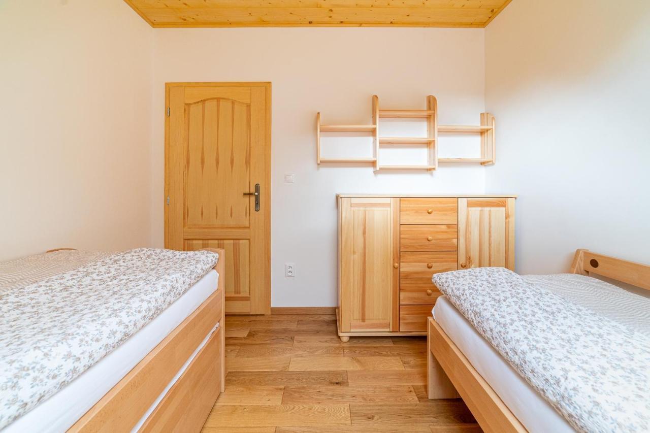 Apartmany Pod Rozsutcom - Zatkov Dvor - Prijazd Do Ubytovania Autom S Pohonom 4X4 Terchová Buitenkant foto