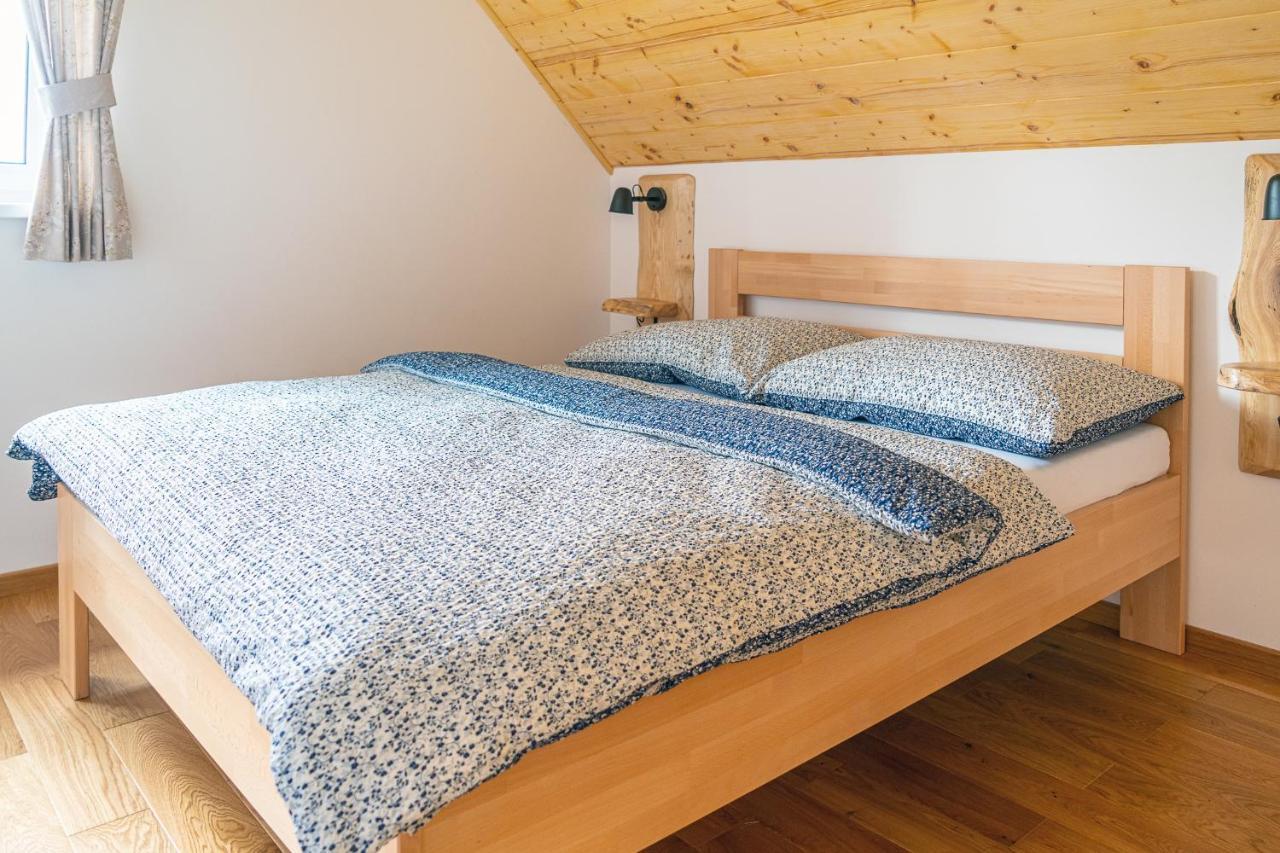 Apartmany Pod Rozsutcom - Zatkov Dvor - Prijazd Do Ubytovania Autom S Pohonom 4X4 Terchová Buitenkant foto
