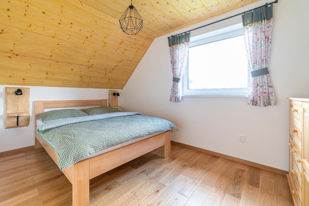 Apartmany Pod Rozsutcom - Zatkov Dvor - Prijazd Do Ubytovania Autom S Pohonom 4X4 Terchová Buitenkant foto