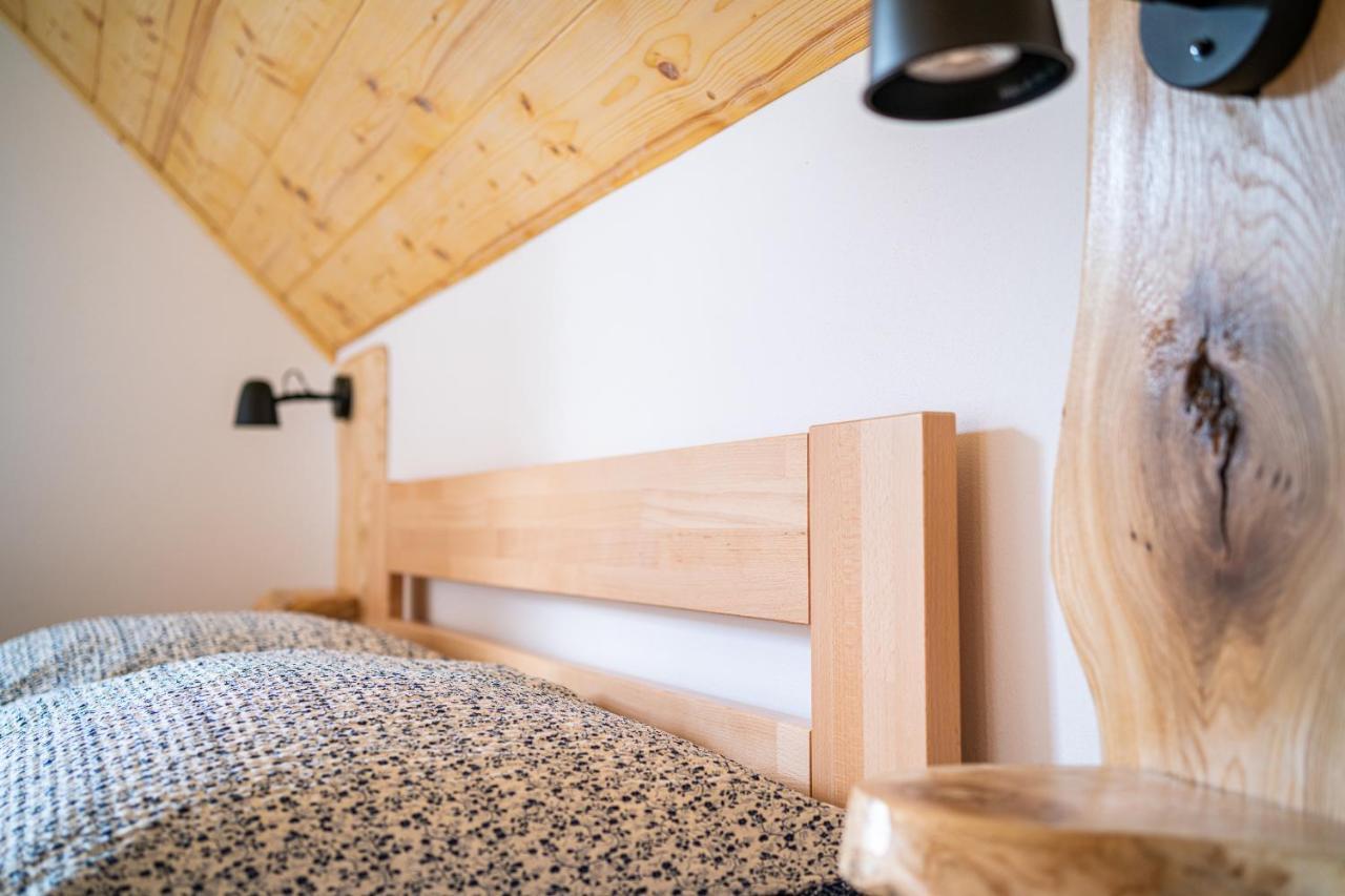 Apartmany Pod Rozsutcom - Zatkov Dvor - Prijazd Do Ubytovania Autom S Pohonom 4X4 Terchová Buitenkant foto