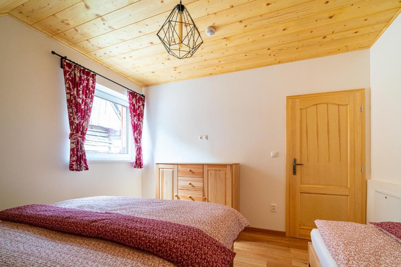 Apartmany Pod Rozsutcom - Zatkov Dvor - Prijazd Do Ubytovania Autom S Pohonom 4X4 Terchová Buitenkant foto