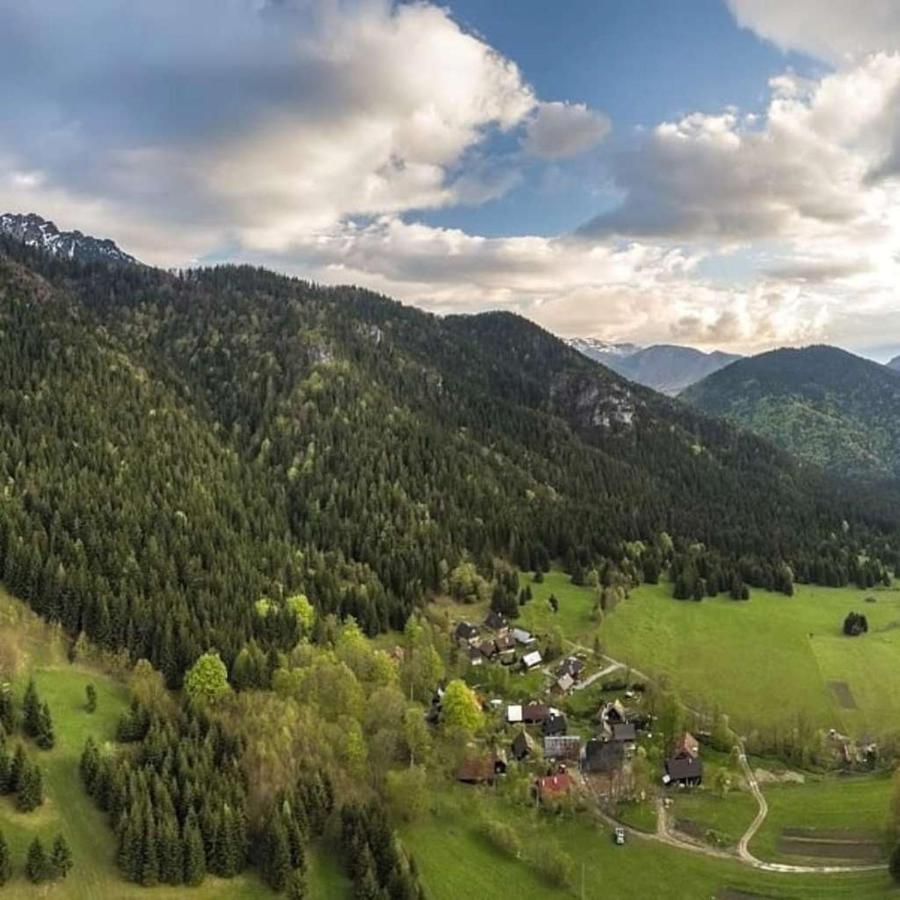 Apartmany Pod Rozsutcom - Zatkov Dvor - Prijazd Do Ubytovania Autom S Pohonom 4X4 Terchová Buitenkant foto