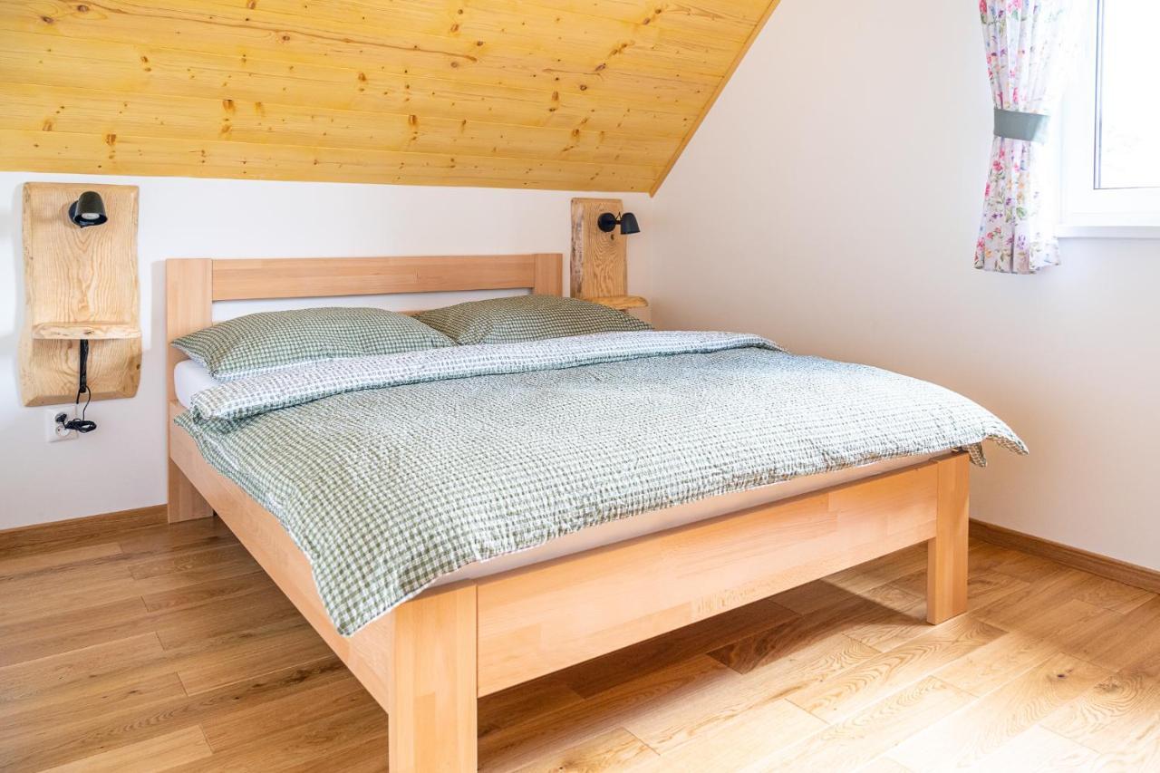 Apartmany Pod Rozsutcom - Zatkov Dvor - Prijazd Do Ubytovania Autom S Pohonom 4X4 Terchová Buitenkant foto